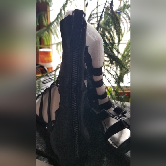 Shoes - Picture 2 of 3